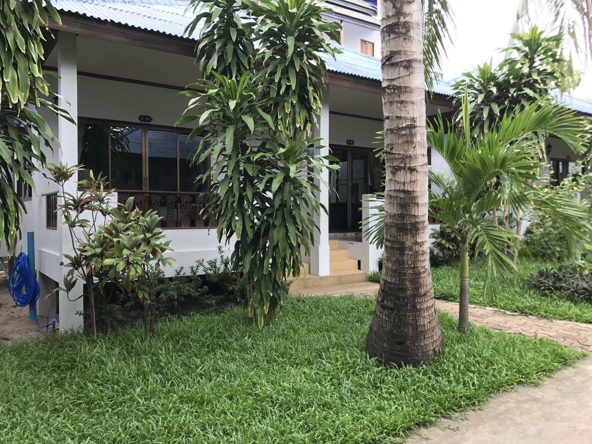 Marina Beach Resort - Sha Extra Plus Lamai Beach  Bagian luar foto